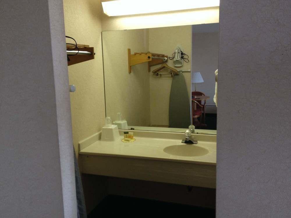 Key Inn Roseville Buitenkant foto